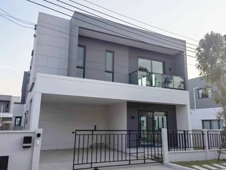 House with Shared Pool in Bangnatrad 